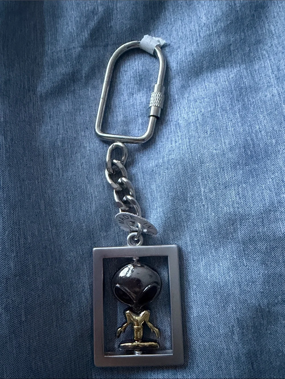 Alien swivel keychain